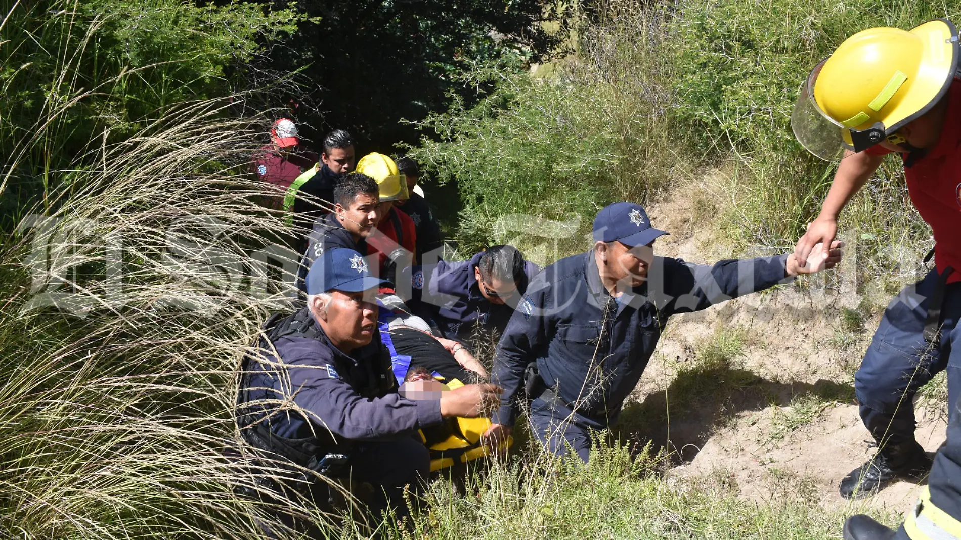 conductor cae en barranca en Contla (4) 4